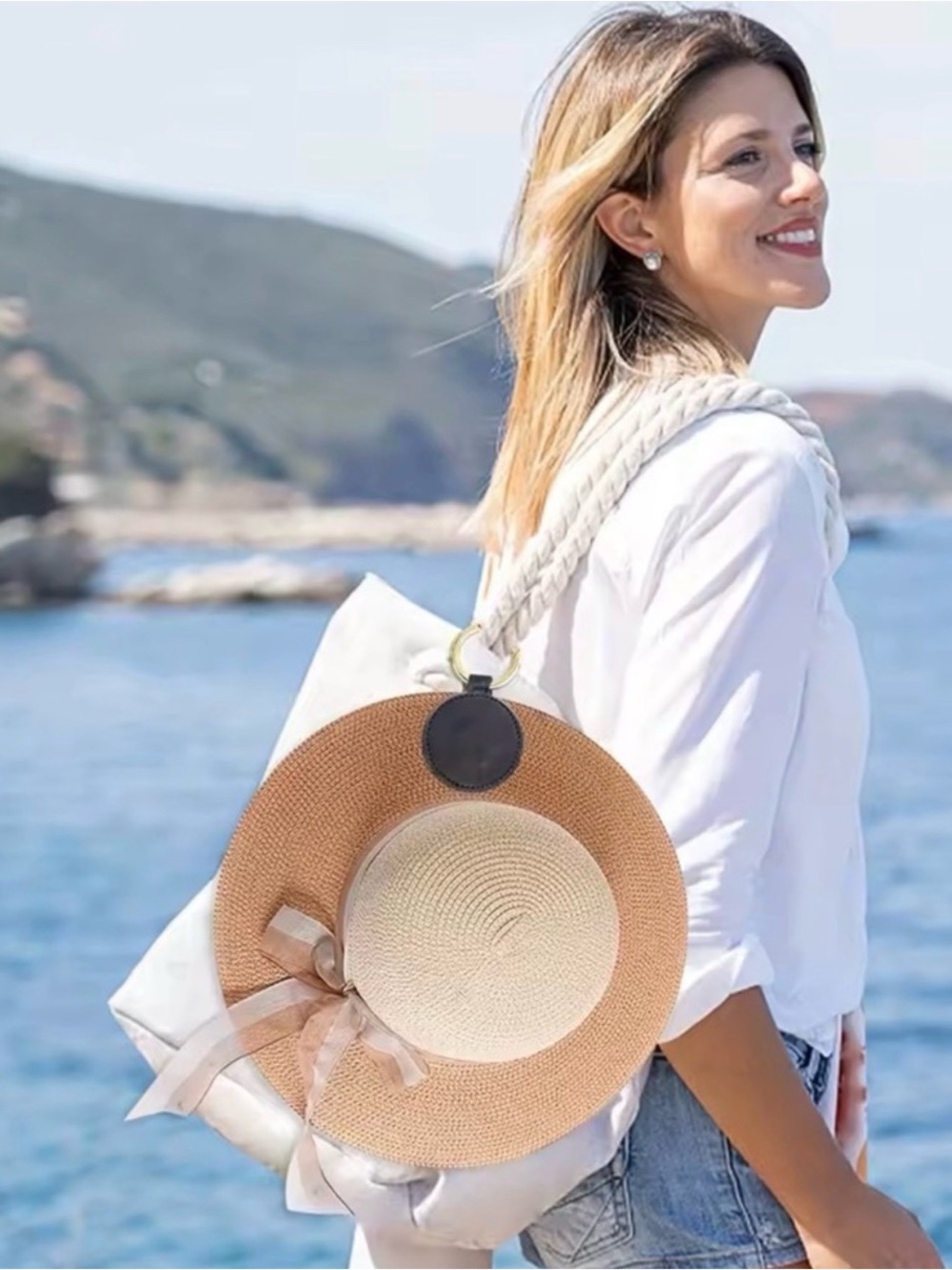 Magnetic Hat Clip Keychain Travel Hat Holder Black & Gold